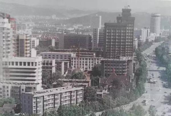 白衣百货超市